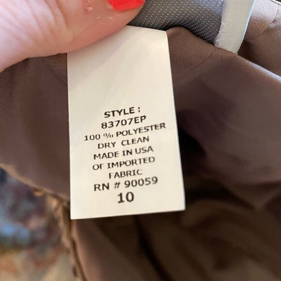 David’s Bridal size 10 short bridesmaids dress beautiful mushroom brown color - Picture 3 of 8